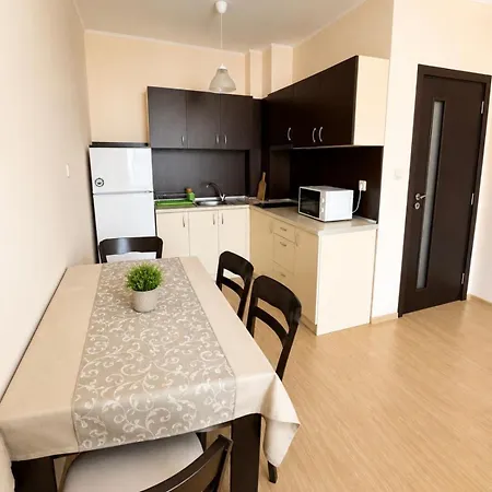 модерен с балкон и басейн влас Apartamento *